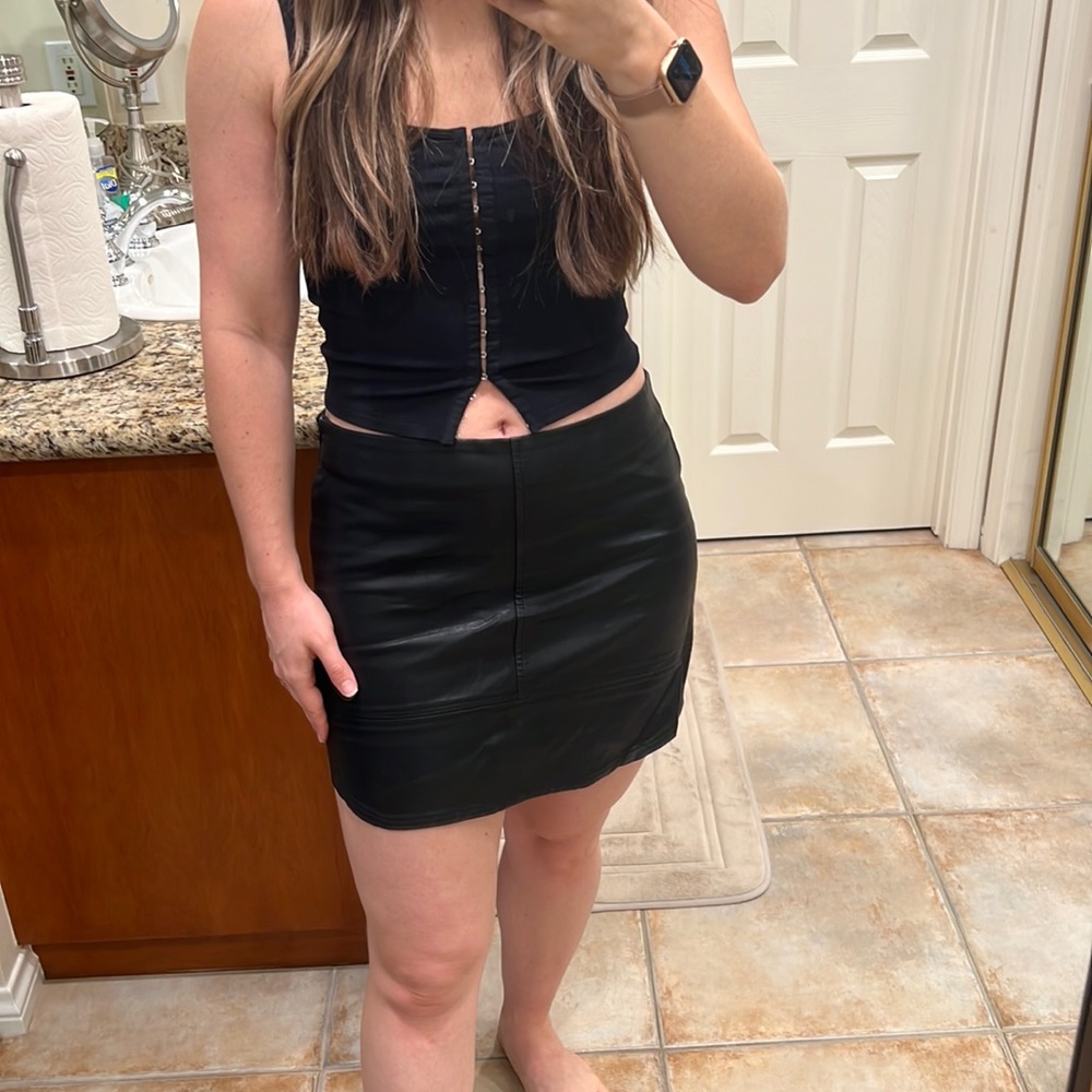 Pleather Seamed Mini Skirt Sz L